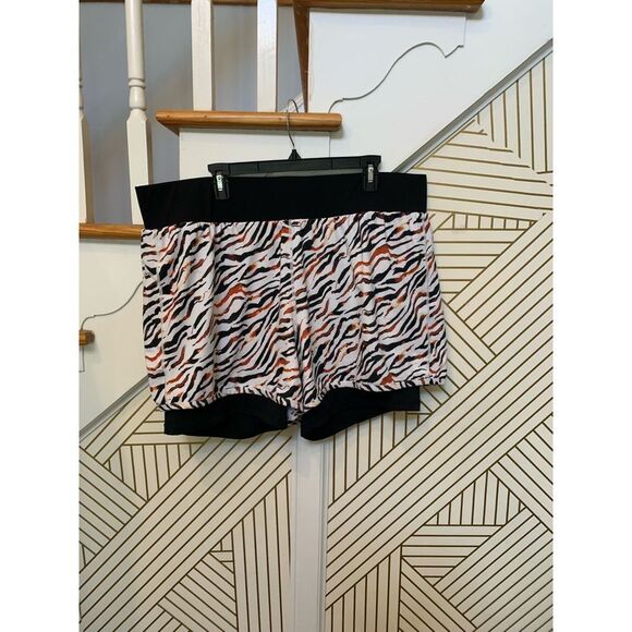 Fabletics Plus Size Womens Shorts Zebra Print - Picture 2 of 7